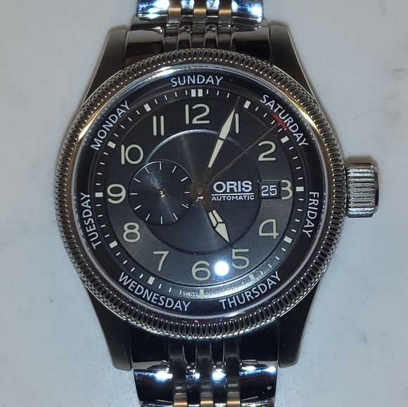 Oris big crown small seconds pointer day and date. - Picture 8 of 10